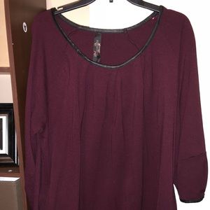 Melissa McCarthy top